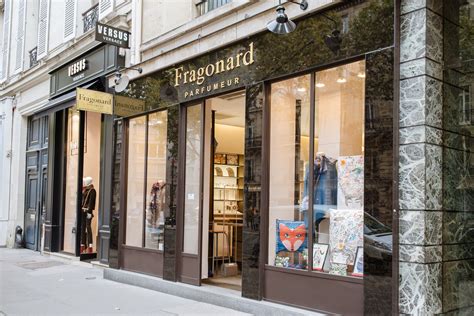 perfume shops in paris.